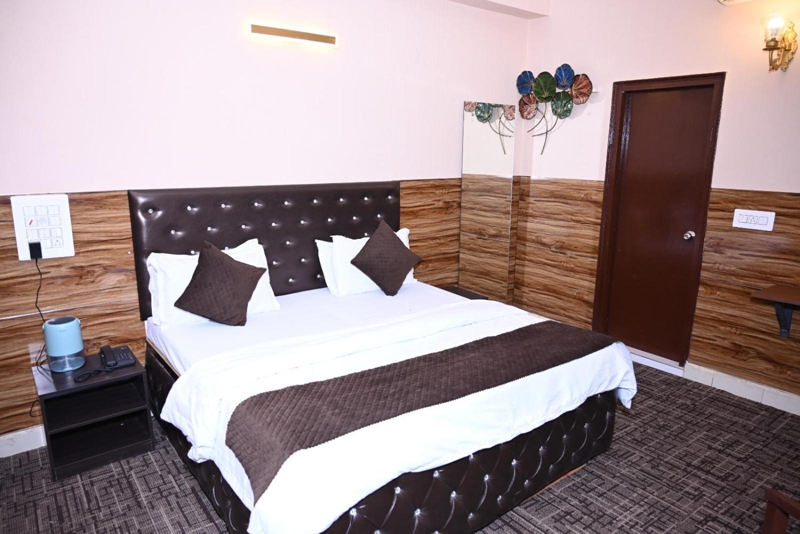 Hotel Kuber Rai Экстерьер фото