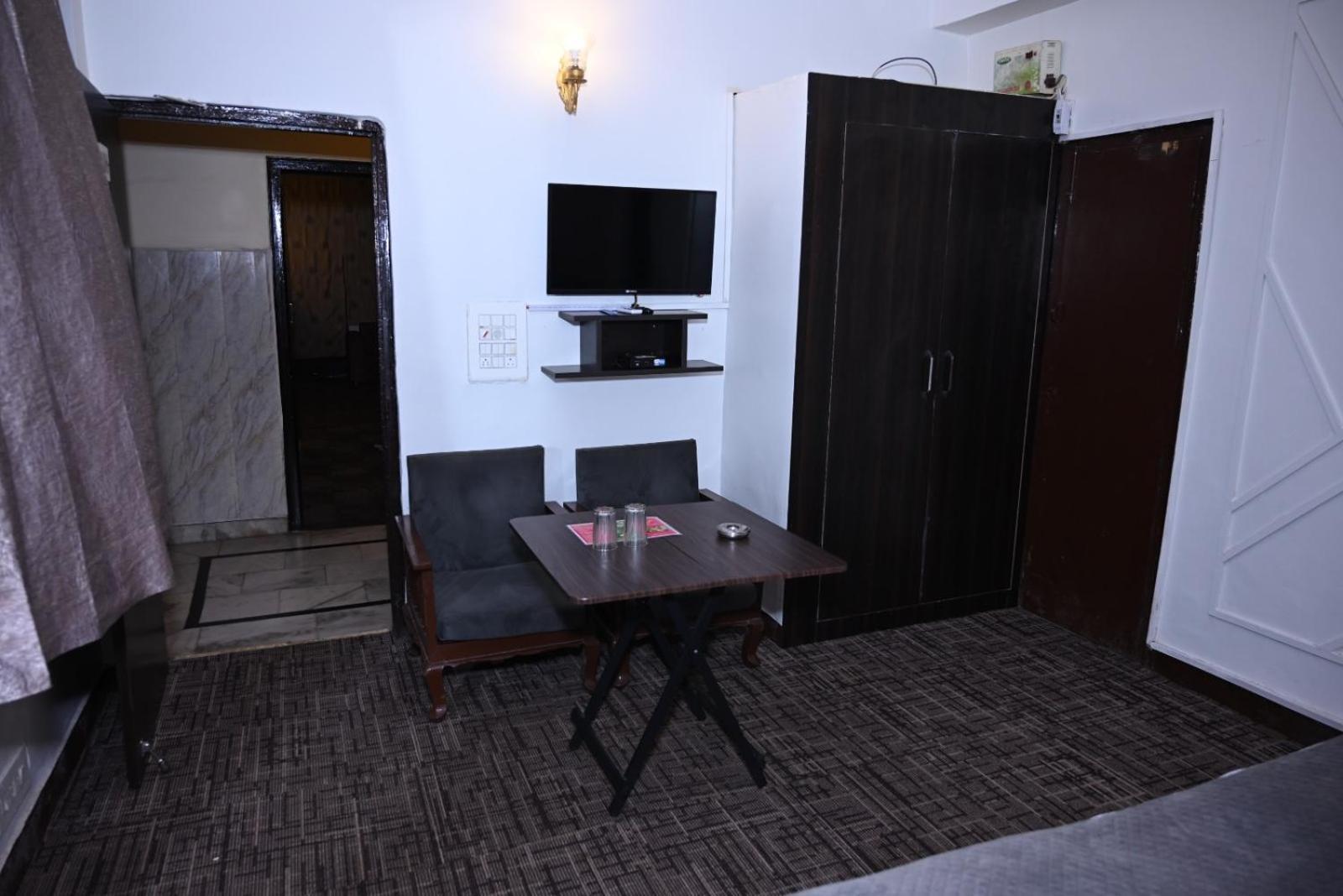 Hotel Kuber Rai Экстерьер фото