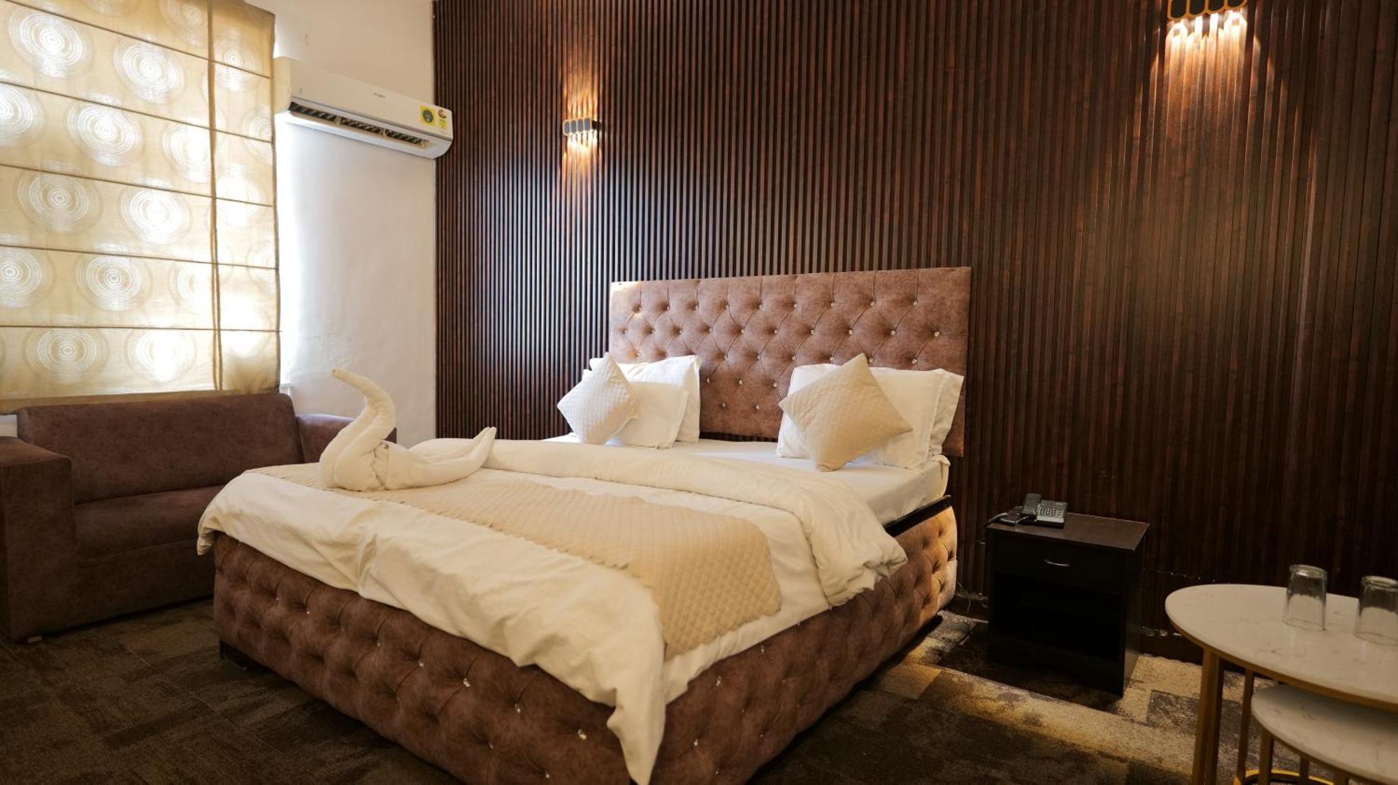Hotel Kuber Rai Экстерьер фото